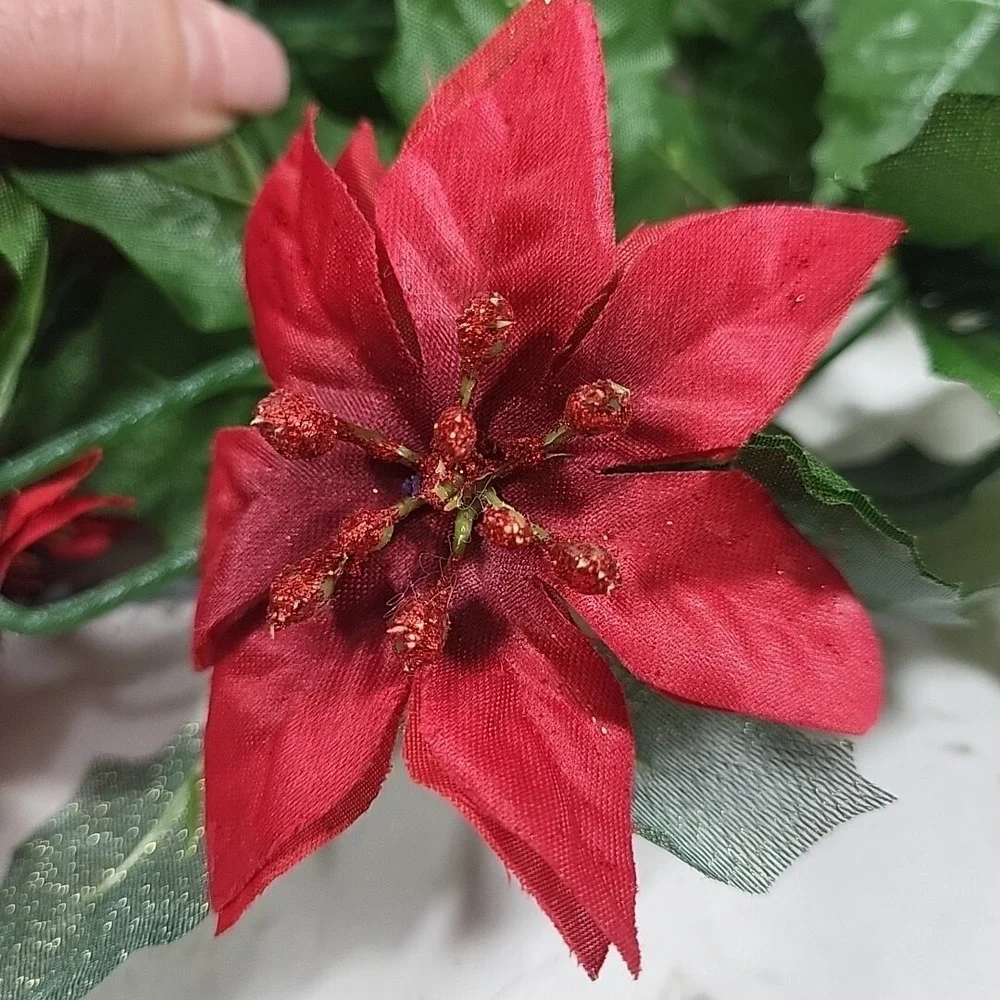 Vintage Christmas Poinsettia Garland Gold‎ Shimmer 66